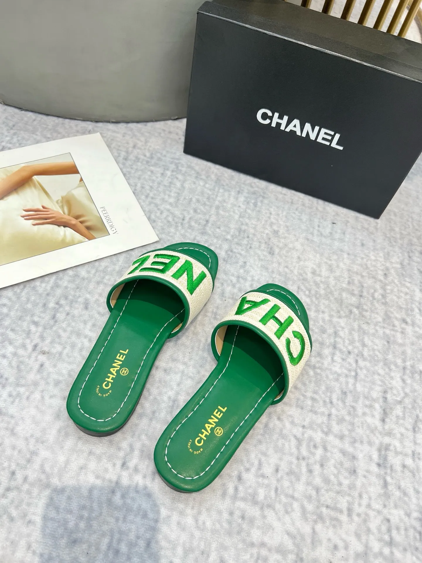 💕💕Factory direct selling price p340💕💕 Genuine leather sole +30 CHANEL, the upper uses three-dimensional electric embroidery technology, the upper foot is comfortable, soft and breathable, must-have size 35-43, leather sole +30